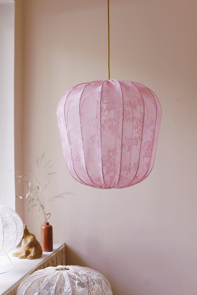 Taklampa sovrum vintage spets 