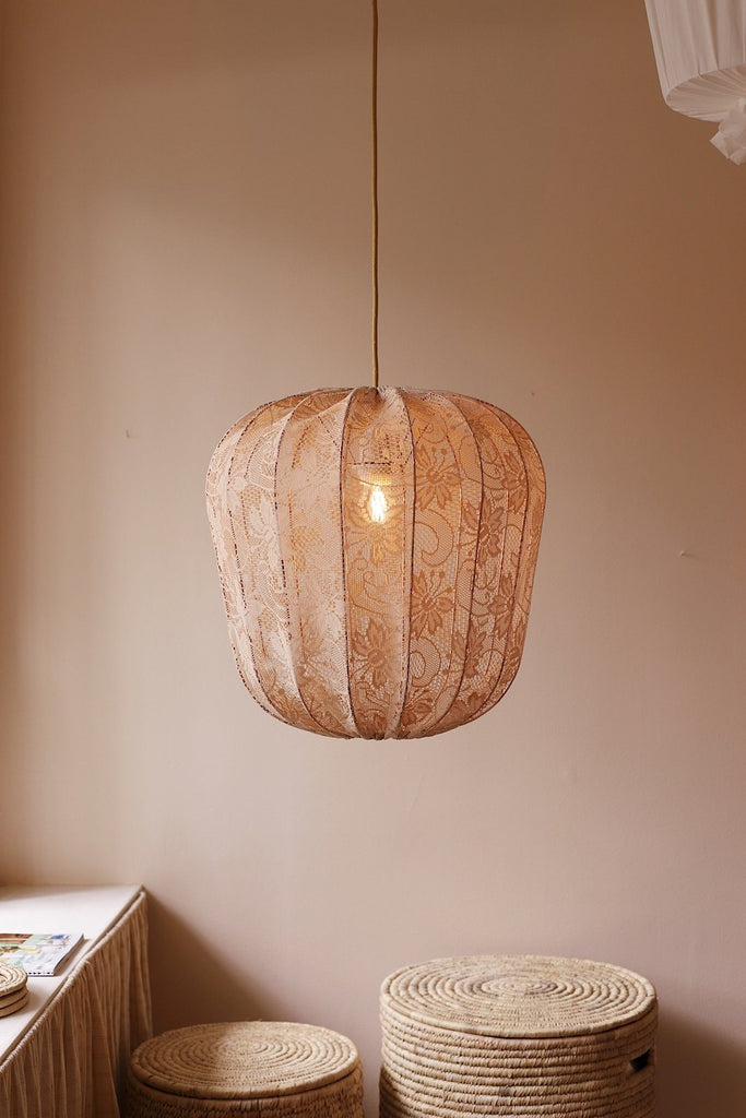 Taklampa vintage spets 